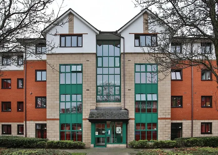 Comfy Ensuite Bedrooms At Gardens Near City Centre